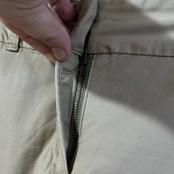 IZOD Capris Size 10 - Picture 2 of 4